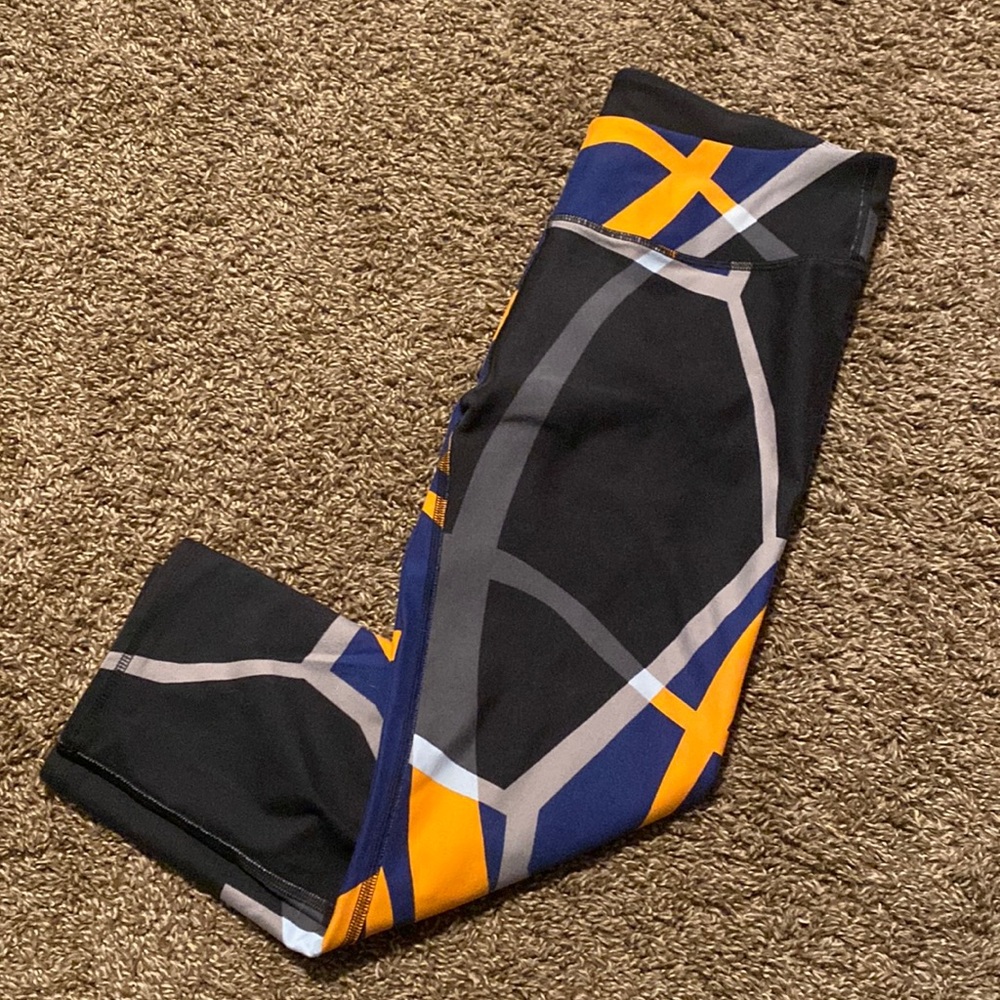 Athletic capri leggings